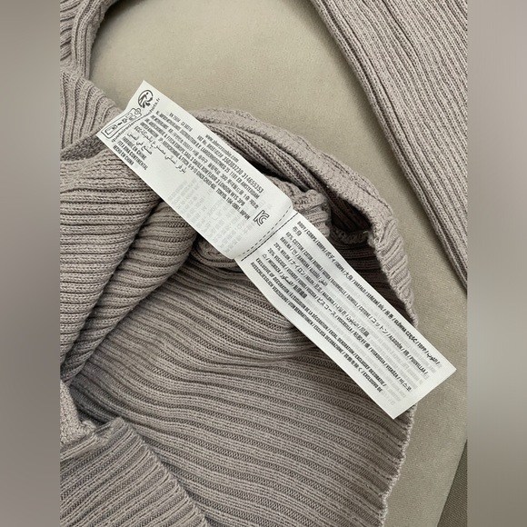 Hollister Wrapped Front Sweater - Picture 4 of 4